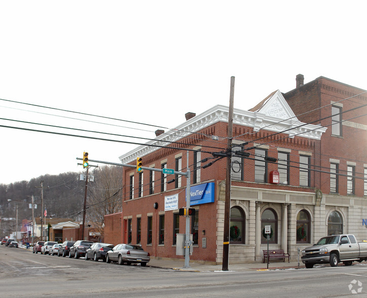 238 E Main St, Evans City, PA for rent - Primary Photo - Image 1 of 2