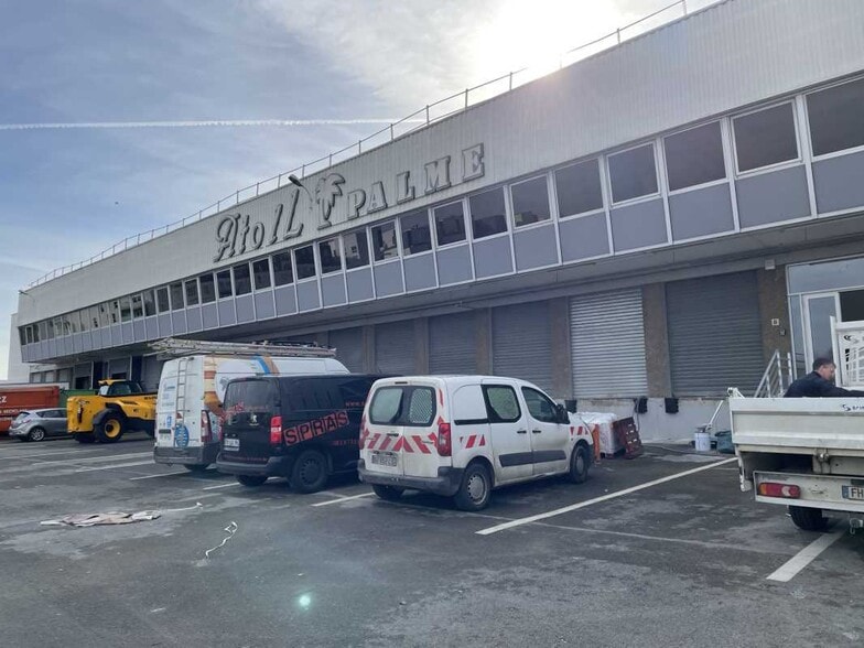 Light Industrial in Rosny-sous-Bois to rent - Building Photo - Image 2 of 7