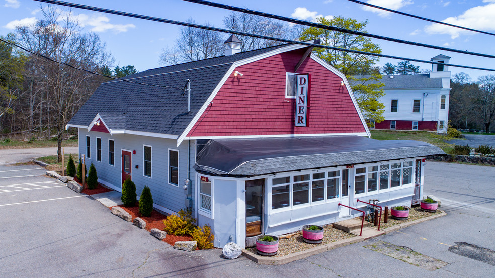 561 Wareham St, Middleboro, MA for sale - Building Photo - Image 1 of 1