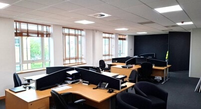 Mulberry Dr, Cardiff to rent Interior Photo- Image 2 of 5