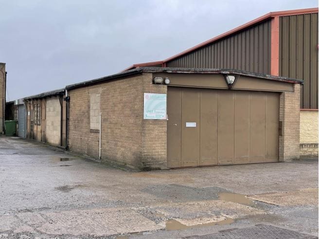 Brighouse, Hipperholme for sale - Primary Photo - Image 1 of 1