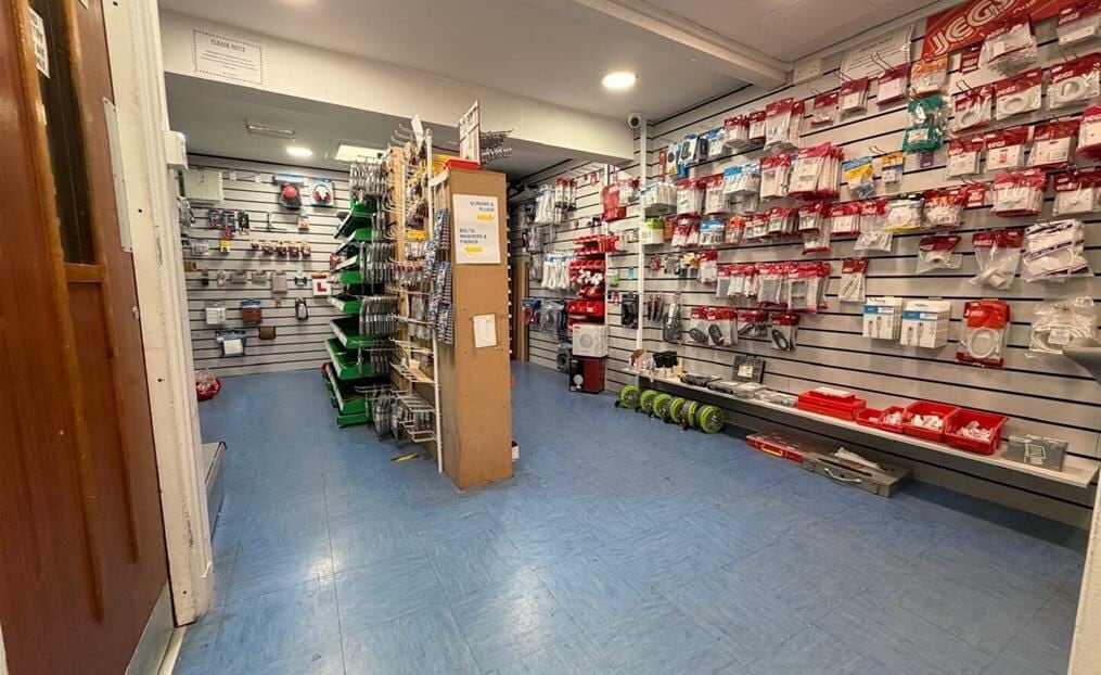25 High St, Wickford to rent Interior Photo- Image 1 of 6