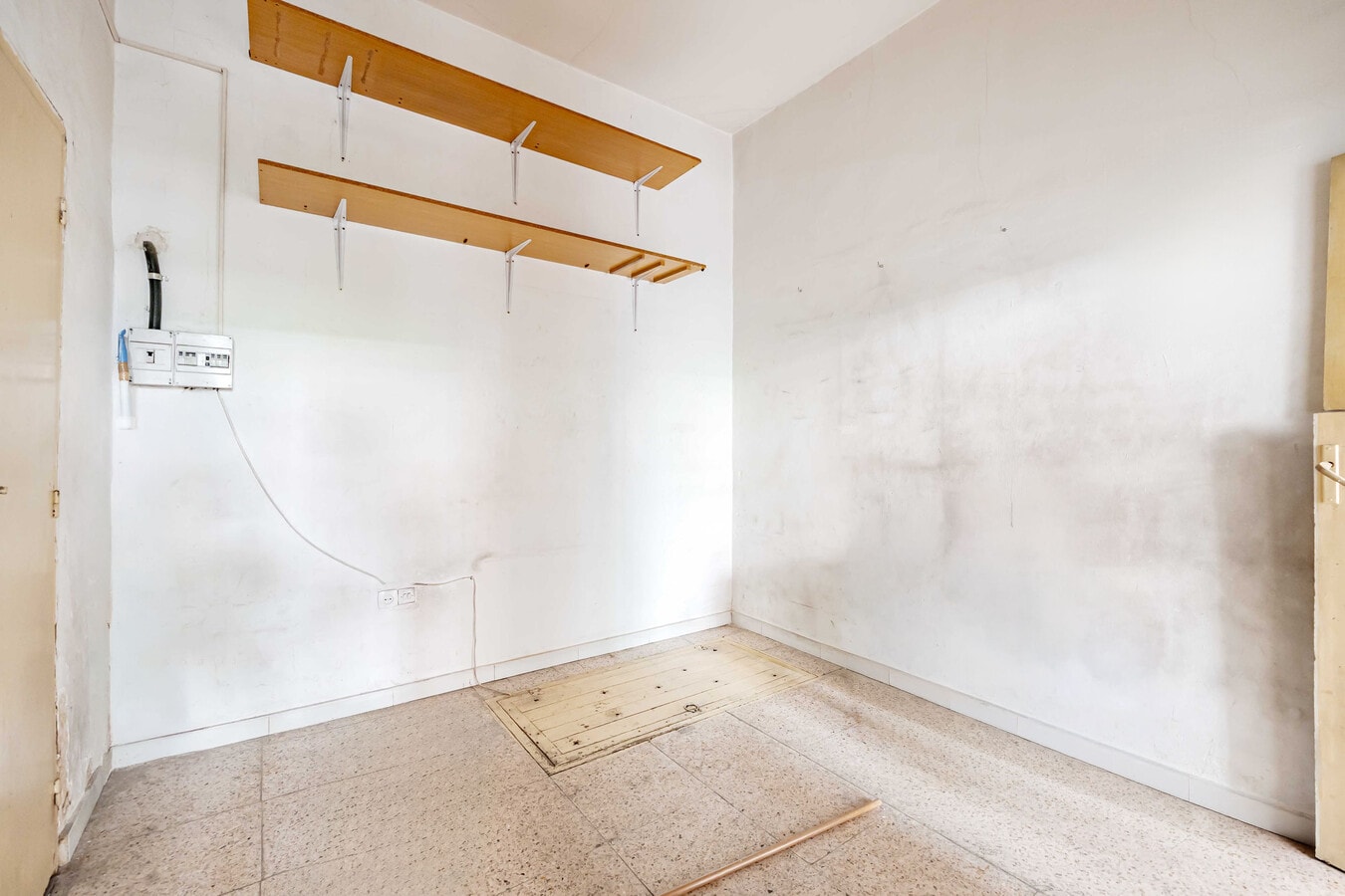Madrid, MAD 28019 - Unit C - - Interior Photo - Image 2 of 6