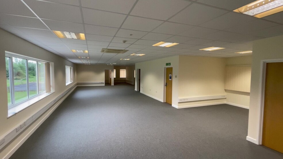 Epsom Sq, Trowbridge for sale - Building Photo - Image 2 of 3