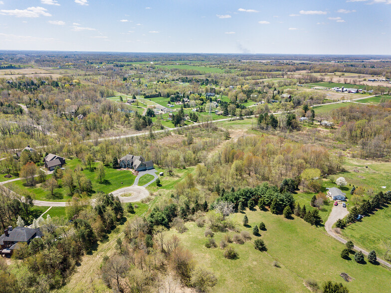 8127 Pine Ridge, Northville, MI for sale - Primary Photo - Image 2 of 14