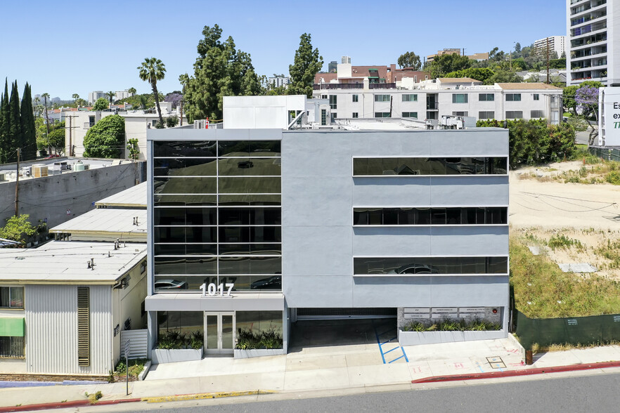 1017 N La Cienega Blvd, West Hollywood, CA for rent - Building Photo - Image 2 of 4