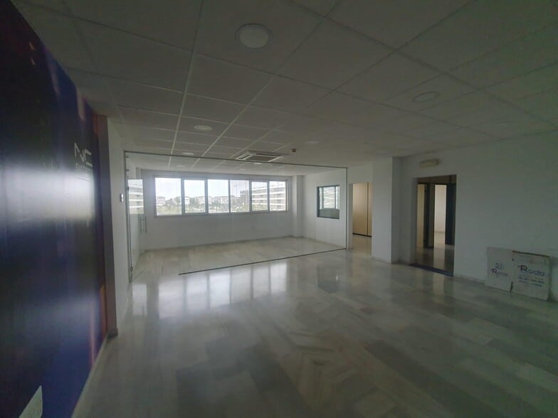 Office in SEVILLA, Sevilla to rent - Building Photo - Image 2 of 12