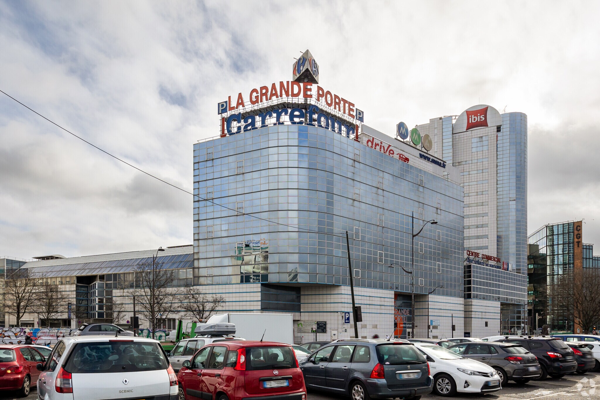 Office in Montreuil to rent Primary Photo- Image 1 of 3