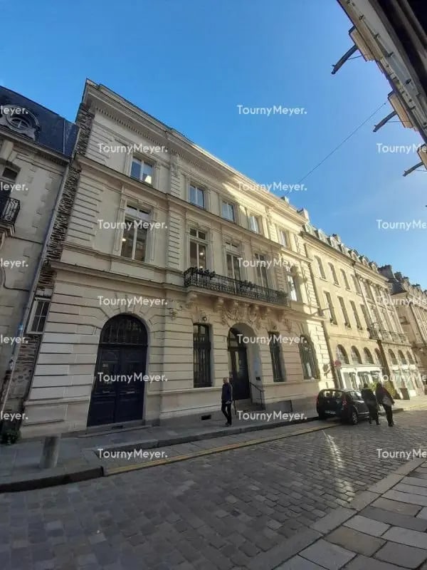 Vente Bureaux 741 m² - Photo 1