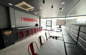 718 Holloway Rd, London to rent Interior Photo- Image 2 of 3