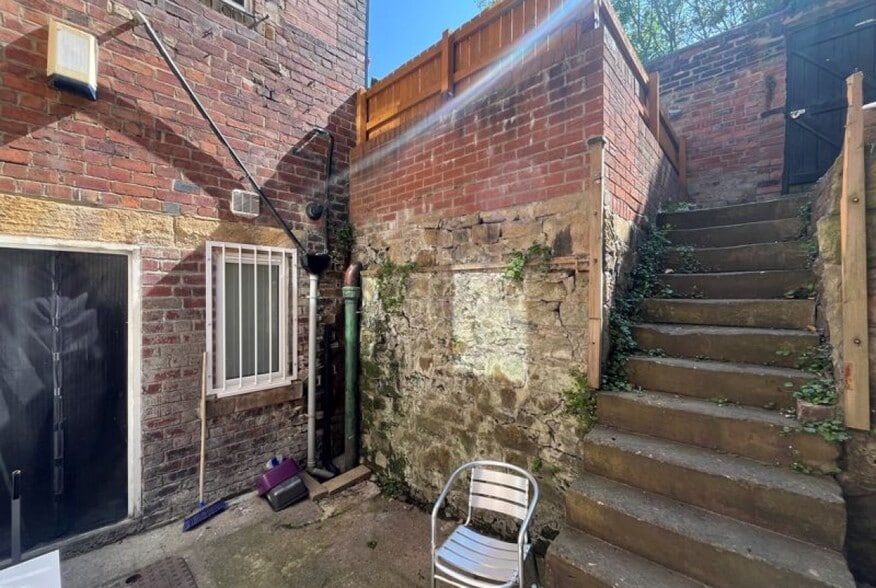 15 Shibdon Rd, Blaydon On Tyne to rent - Building Photo - Image 2 of 2