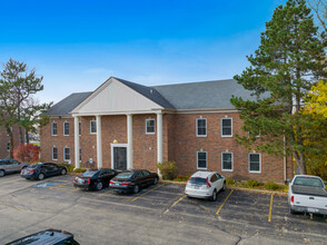 1652 E Main St, St Charles, IL for rent Building Photo- Image 1 of 11