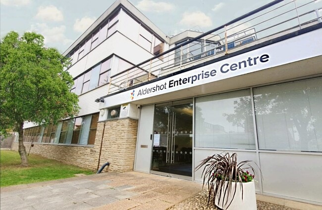 More details for 14-43 Victoria Rd, Aldershot - Office to Rent