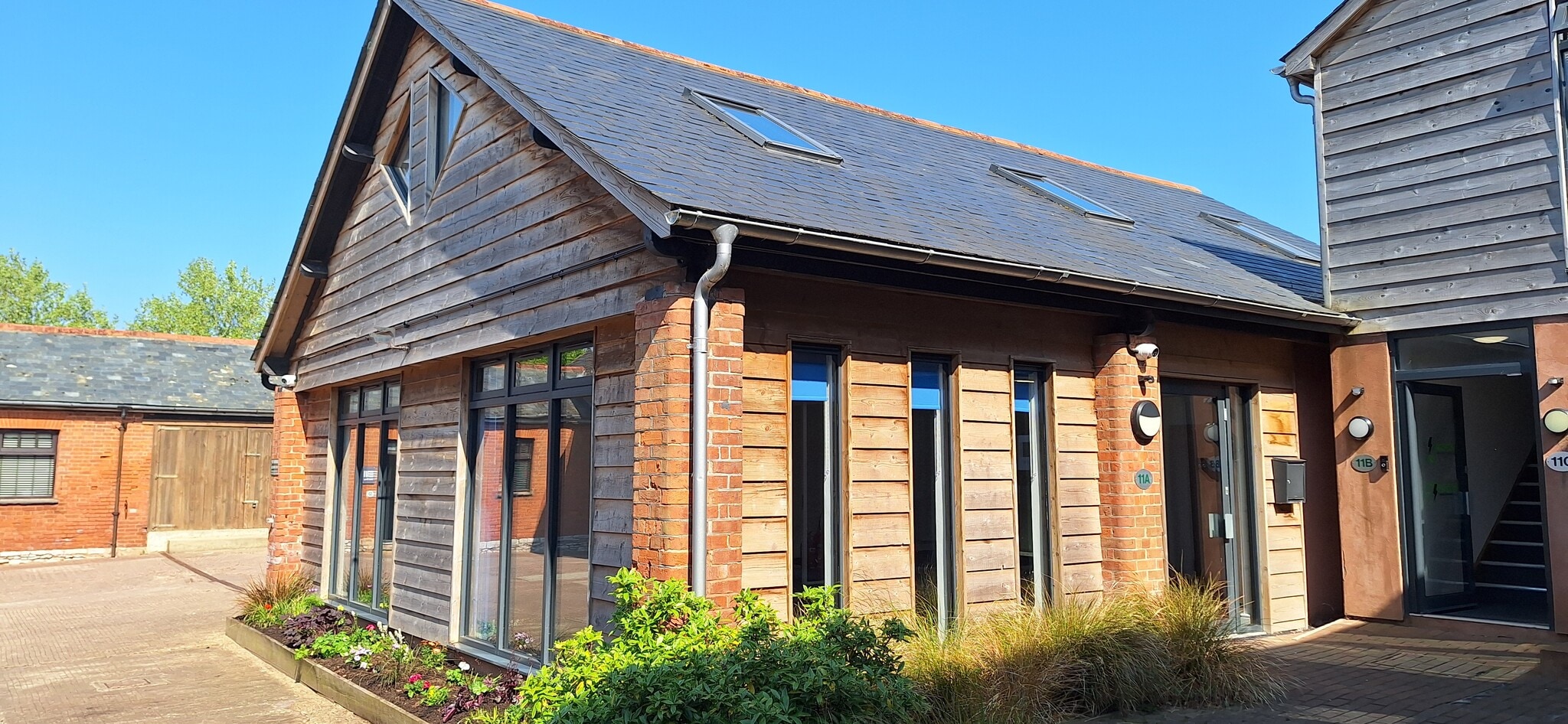 The Courtyard, Woodbury to rent Building Photo- Image 1 of 10