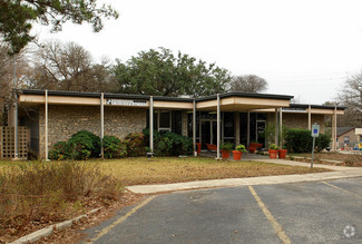 More details for 705 W Hopkins St, San Marcos, TX - Office for Sale