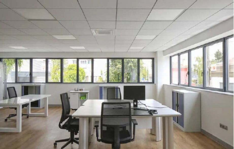 Light Industrial in Bagnolet to rent - Interior Photo - Image 2 of 4