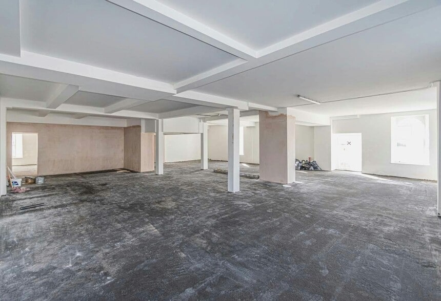 Victory Rd, Portland to rent - Interior Photo - Image 3 of 7