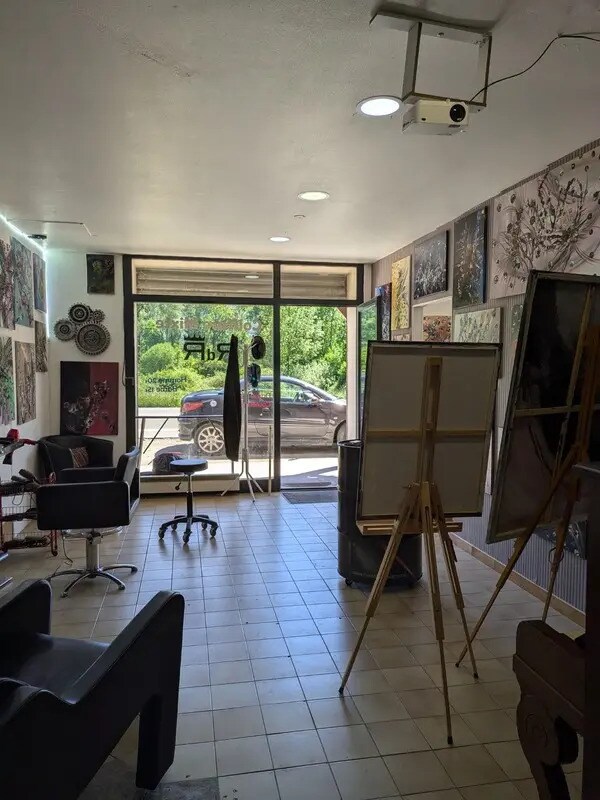 Retail in Le Touvet for sale Interior Photo- Image 1 of 7