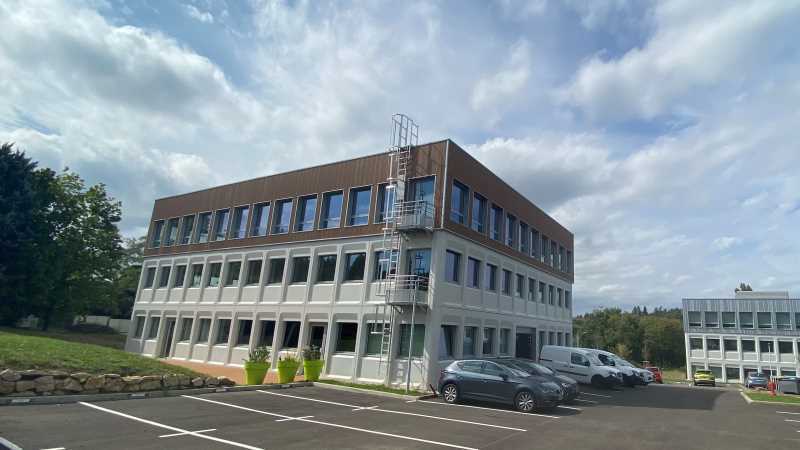 3 Chemin Du Jubin, Dardilly to rent - Building Photo - Image 2 of 8