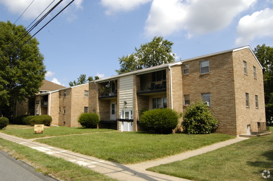 1113 W Main St, Lansdale, PA for sale - Primary Photo - Image 1 of 1