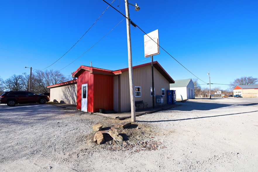 105 Margaret Speight, Dadeville, MO for sale - Primary Photo - Image 1 of 1