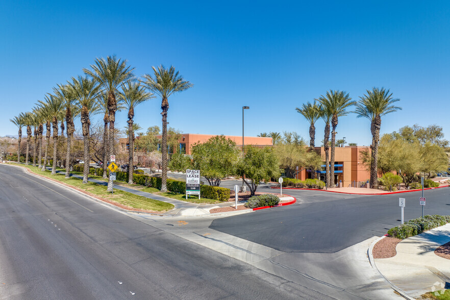 900 S Pavilion Center Dr, Las Vegas, NV for sale - Building Photo - Image 3 of 15