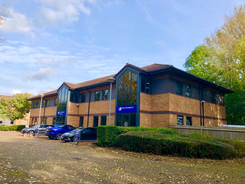 Adderbury Ct, Banbury for sale - Primary Photo - Image 1 of 1