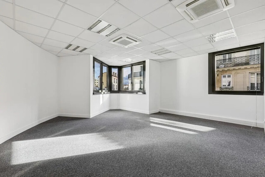 Office in Vincennes to rent - Building Photo - Image 3 of 14