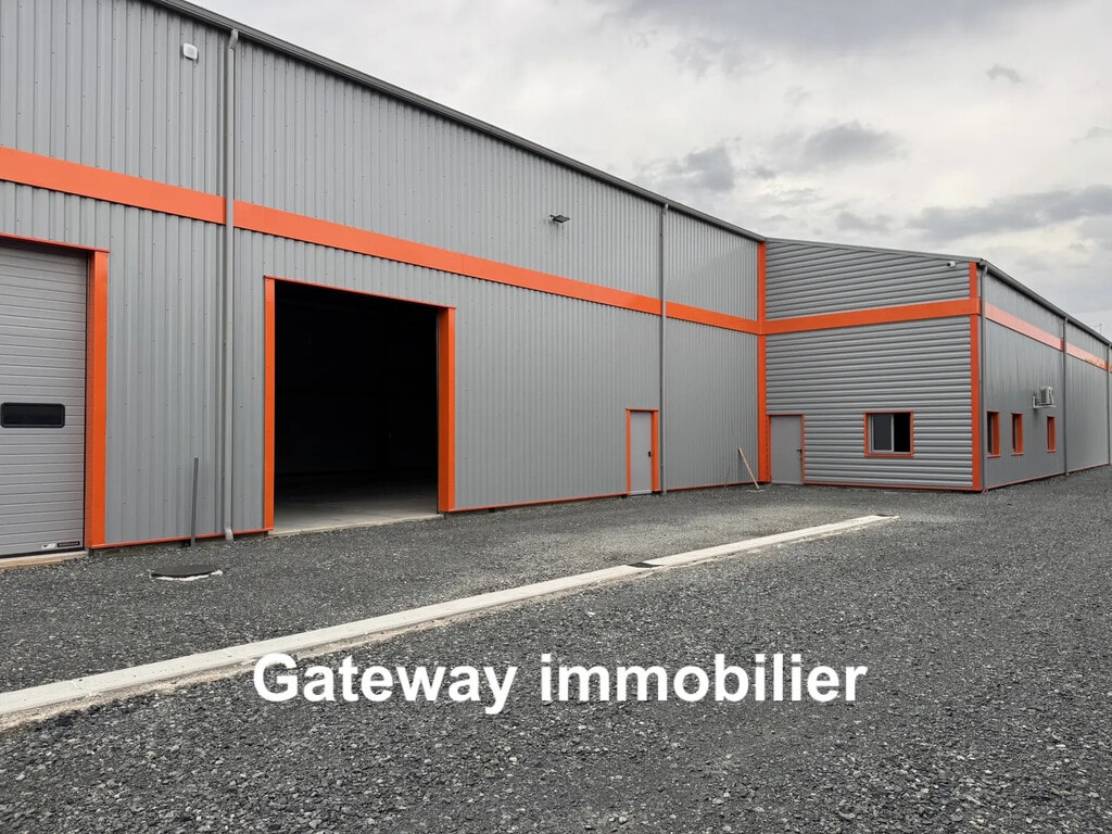 Location Entrepôt 200 m² - Photo 1