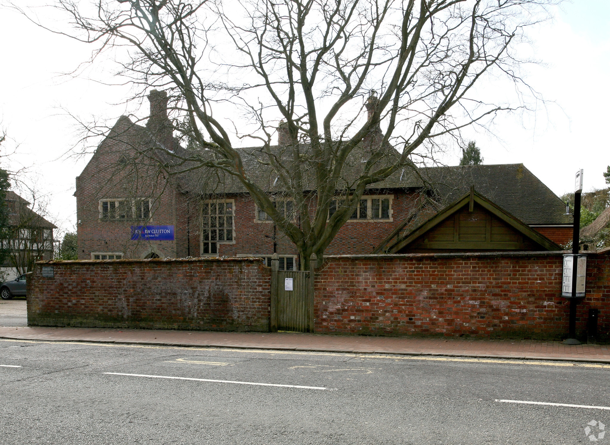 92 High St, East Grinstead to rent Primary Photo- Image 1 of 5