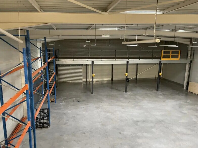 Light Industrial in Les Sorinières to rent - Building Photo - Image 3 of 13