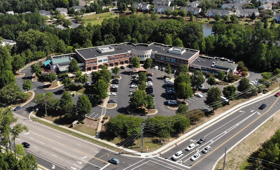 800 W Williams St, Apex, NC for rent - Building Photo - Image 1 of 8