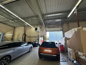 Retail in Corbeil-Essonnes to rent Interior Photo- Image 2 of 3