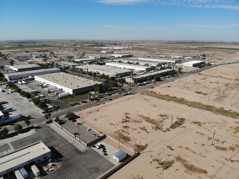 350 Rood Rd, Calexico, CA for rent - Building Photo - Image 1 of 4