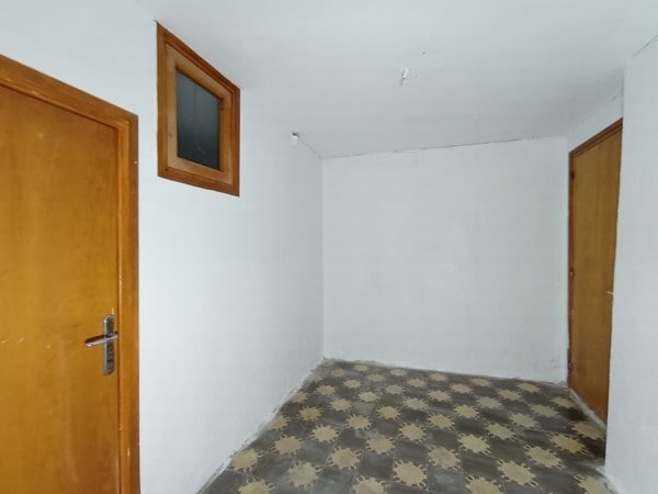 Tona, BAR 08551 - Unit 01 -  - Interior Photo - Image 2 of 7