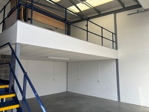 Chichester By Pass, Chichester to rent Interior Photo- Image 2 of 5