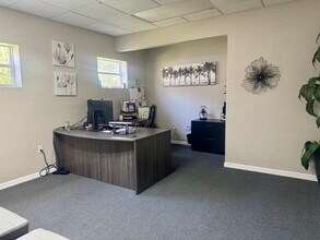 6616-6636 Rowan Rd, New Port Richey, FL to rent Interior Photo- Image 2 of 5