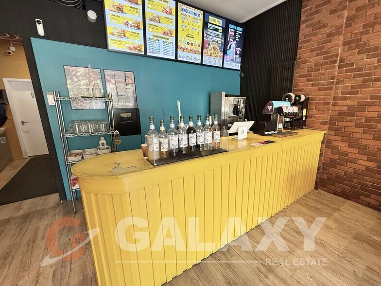 27 King St, Southall for sale - Interior Photo - Image 1 of 1