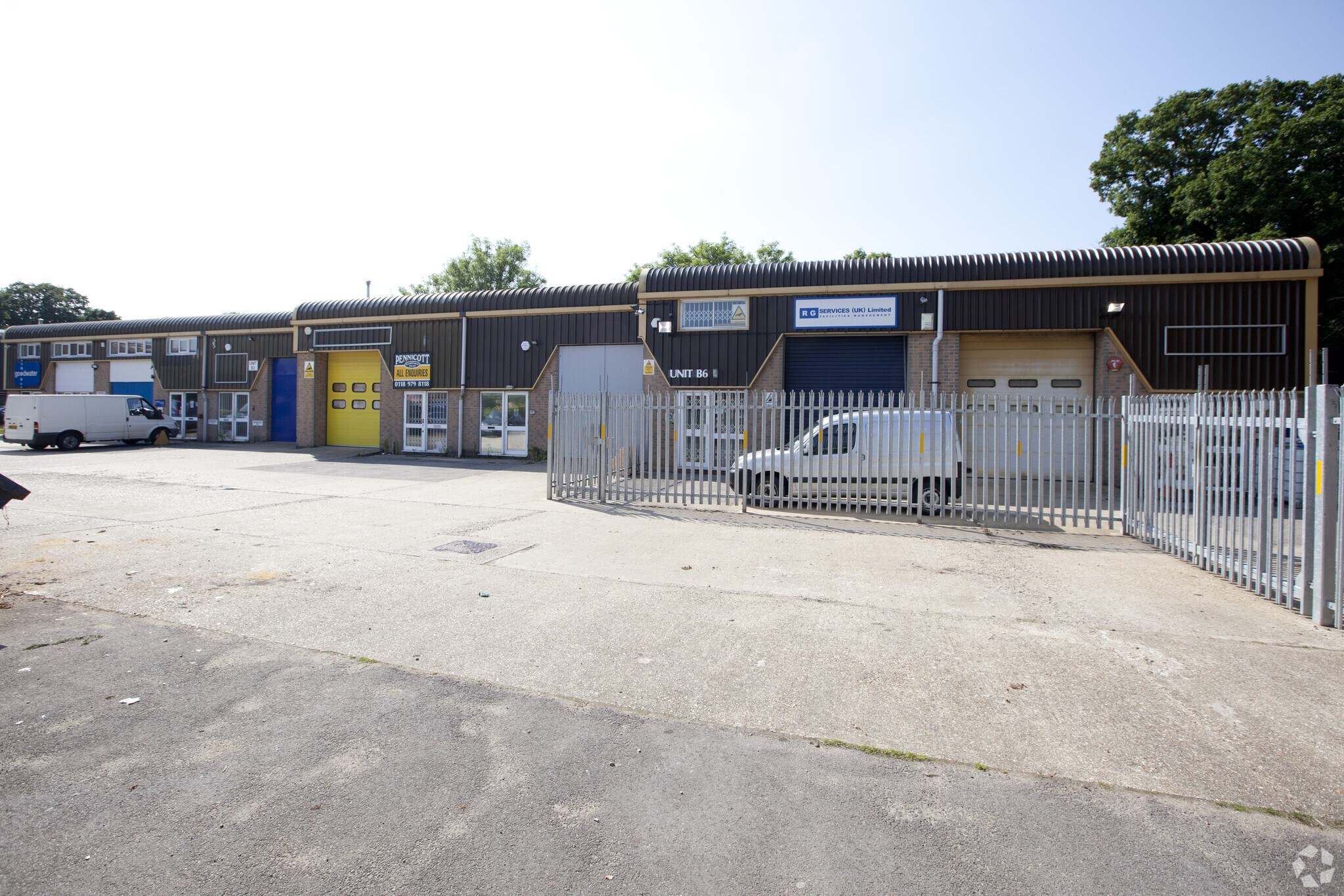 23-29 Ivanhoe Rd, Wokingham for sale Primary Photo- Image 1 of 13
