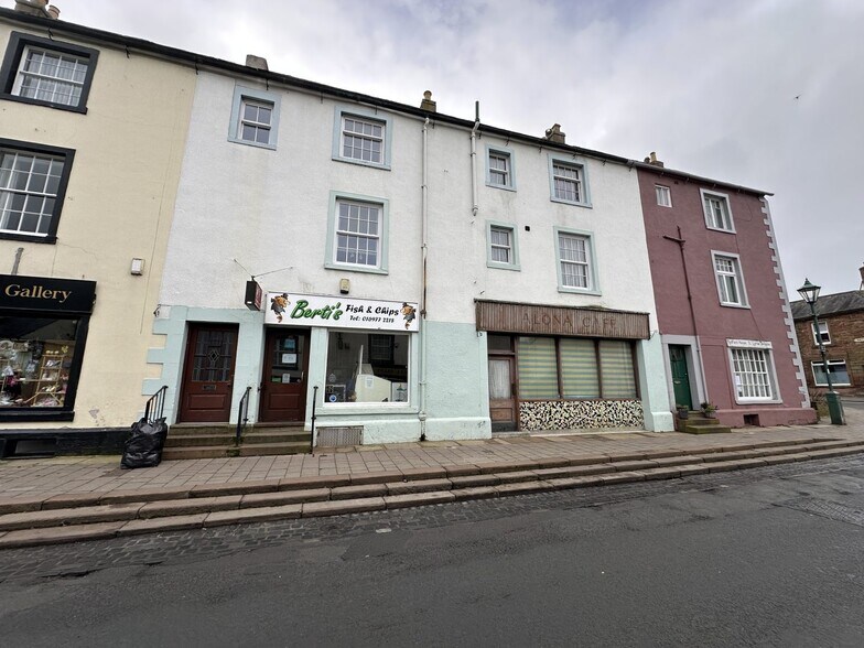 3-4 Lorne Ter, Brampton for sale - Primary Photo - Image 2 of 20