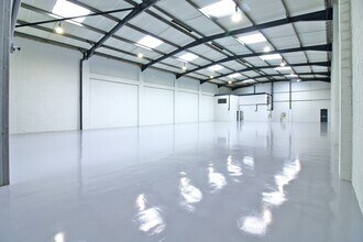 5-8 Cartwright Rd, Stevenage to rent Interior Photo- Image 2 of 2