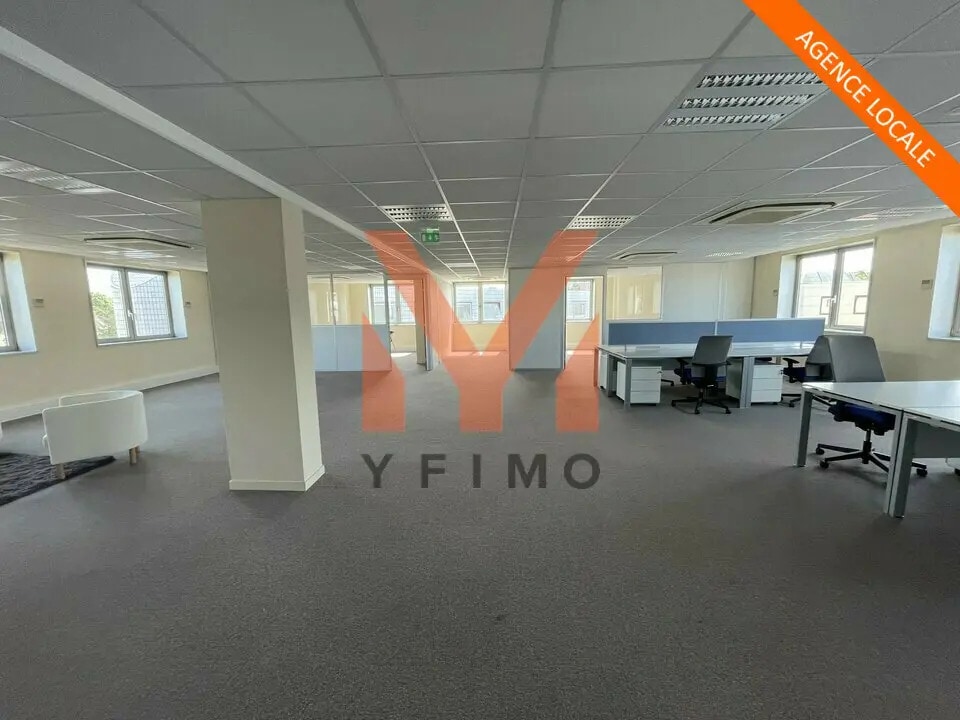 Location Bureaux 183 m² à 240 m² - Photo 1