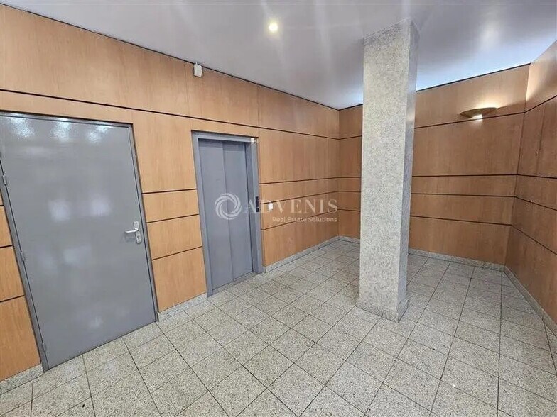 Office in Pantin to rent - Lobby - Image 3 of 6