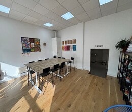 47 Somerset Rd, Redhill to rent Interior Photo- Image 1 of 3