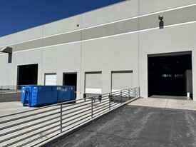 7,000-14,000 SF WAREHOUSE FOR SUBLEASE - Commercial Property