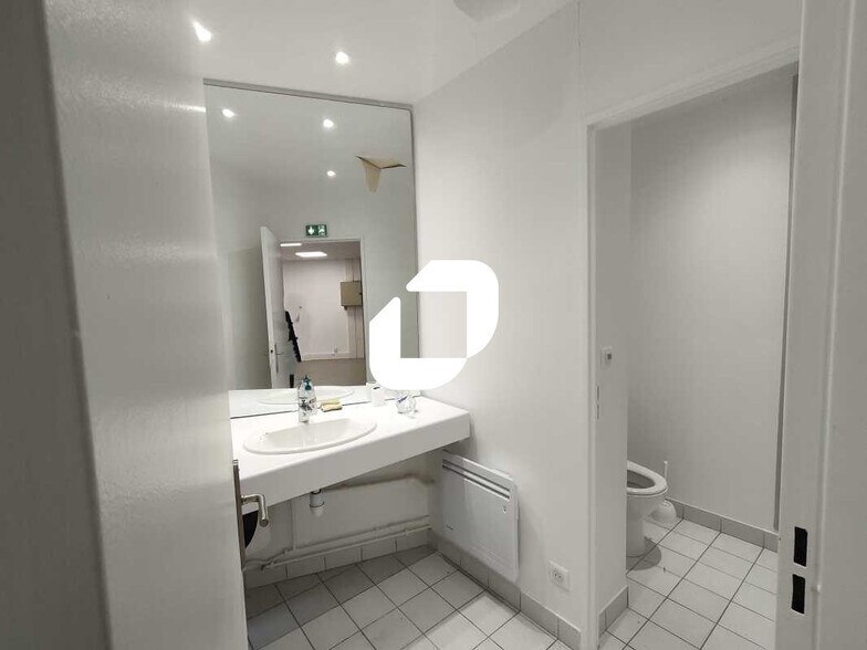 Office in Vélizy-Villacoublay to rent - Interior Photo - Image 3 of 8