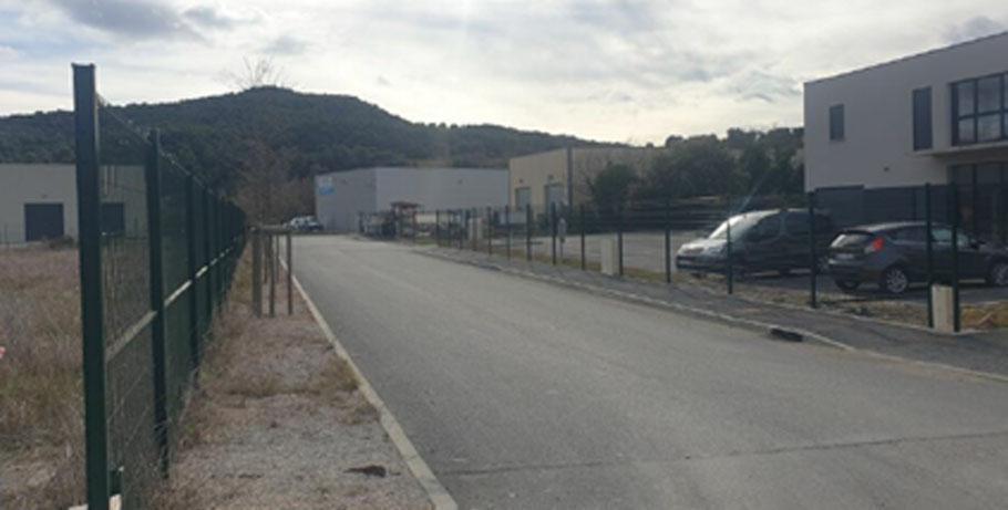 Vente Local d'activités 600 m² - Photo 1