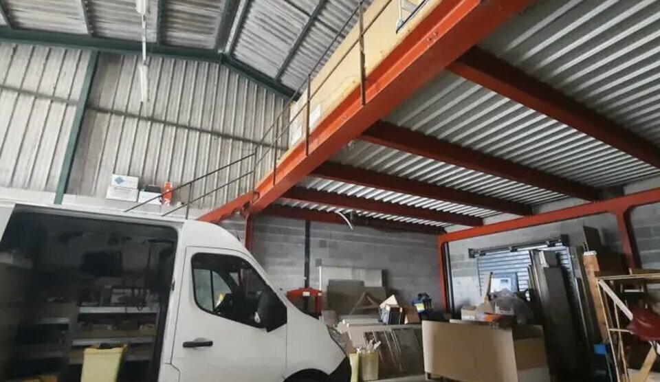 Light Industrial in Marcilly-d'Azergues to rent - Interior Photo - Image 3 of 8