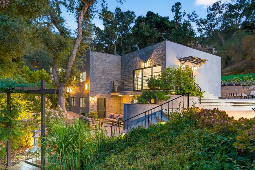 McGroarty Estates portfolio of 3 properties for sale on LoopNet.co.uk - Building Photo - Image 2 of 125