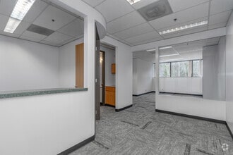 5440 SW Westgate Dr, Portland, OR to rent Interior Photo- Image 2 of 4